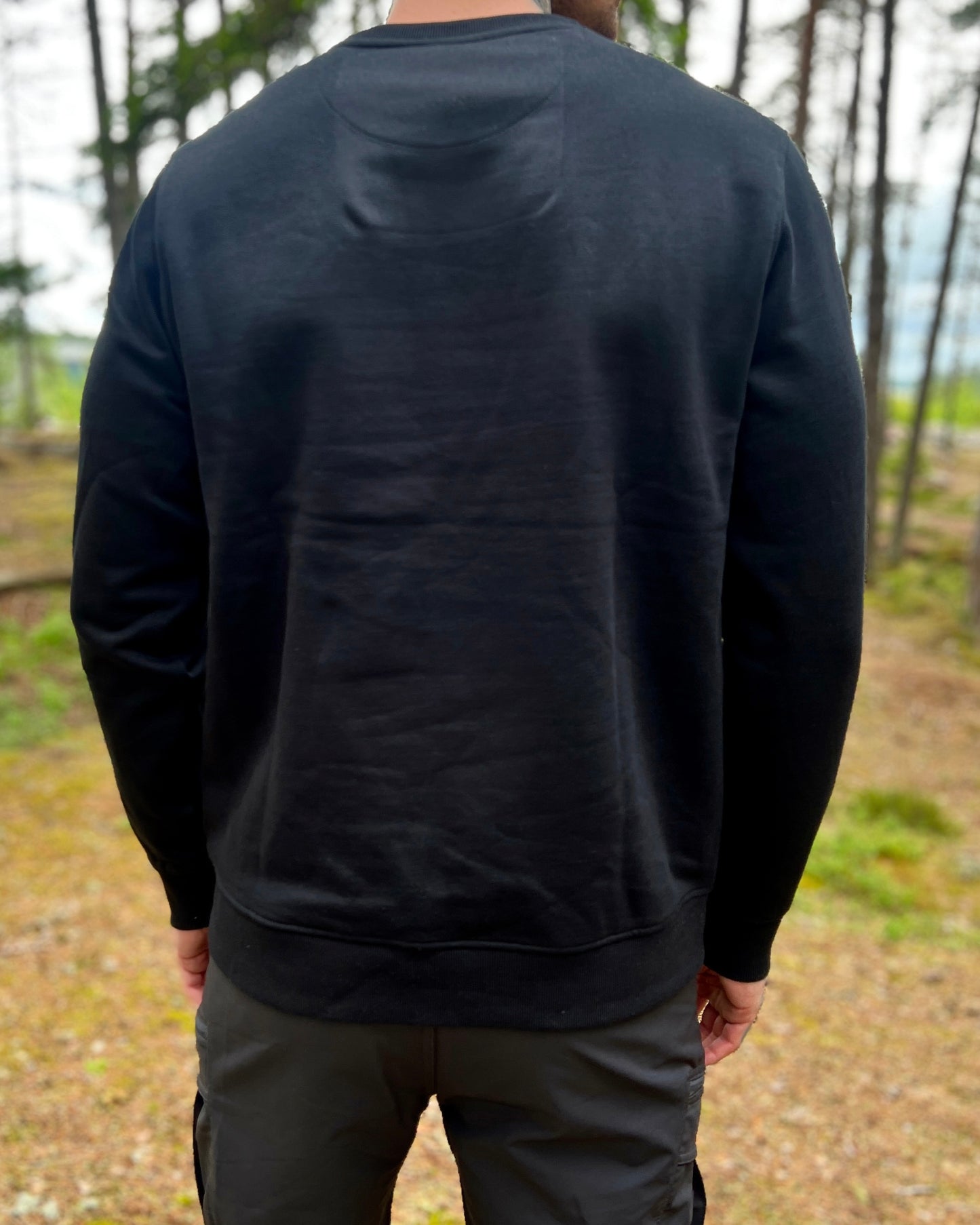 FornArv - Crewneck Svart - UNISEX
